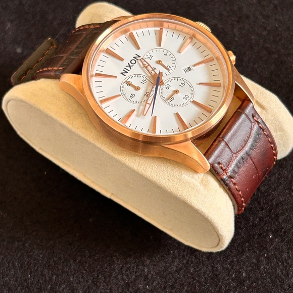Nixon Sentry Chrono Leather Rose Gold Brown Gator Watch - Picture 3 of 4